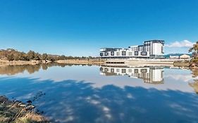 Entire Apartment With Lake View